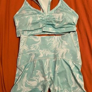 Gymshark Power Sports Bra + High-rise Shorts 🦈